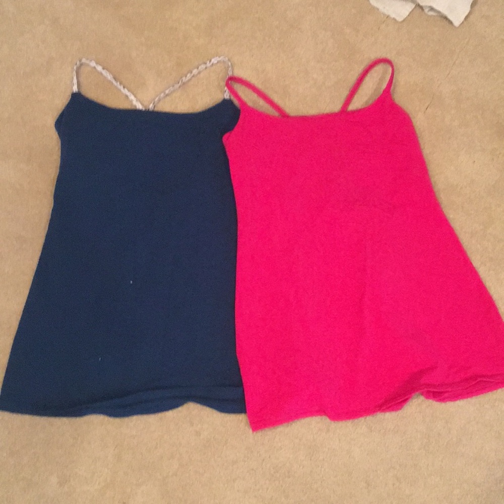 2 Lululemon tank tops w/built in bra size 8